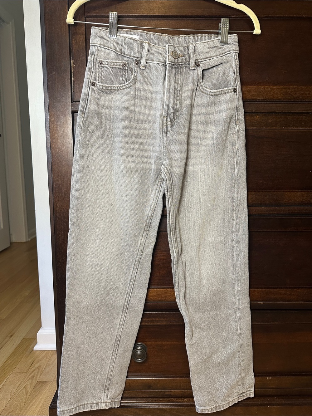 Zara Girl’s Straight Jeans in Light Gray